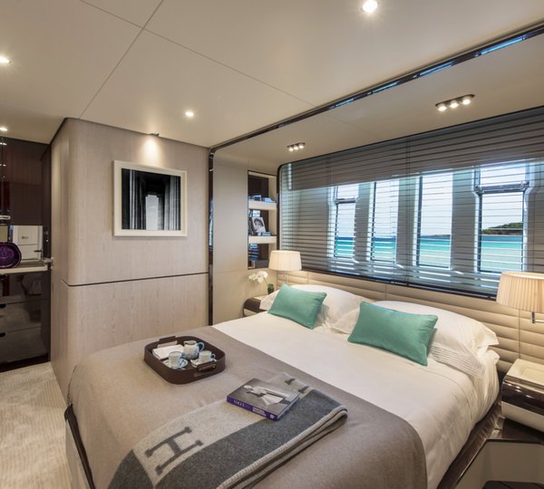 Azimut Grande 95RPH yacht - VIP cabin