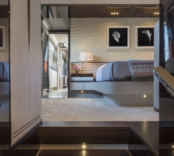 Azimut Grande 95RPH yacht - master cabin_