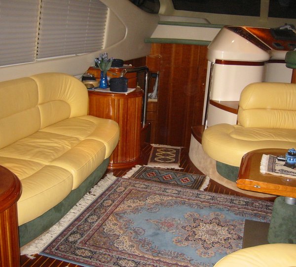 Azimut Yacht KIRAL -  Salon