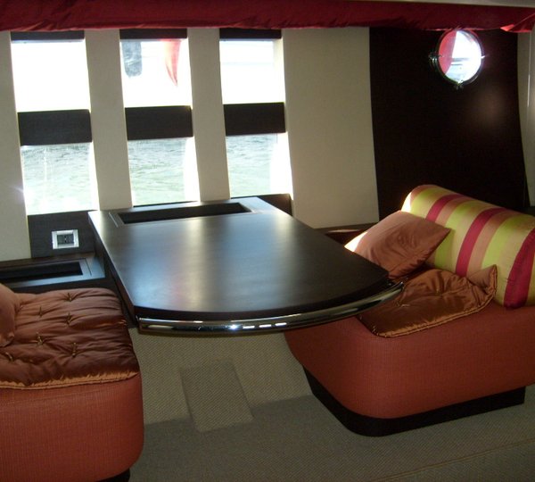 Azimut Yacht SQP -  Master Cabin Lounge