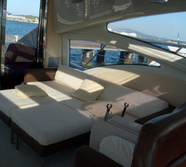 Azimut Yacht SQP -  Salon Seating