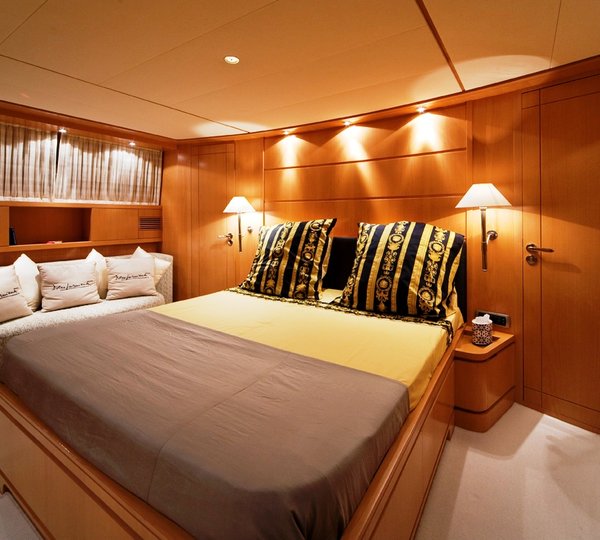 BACHATA -  Master Cabin