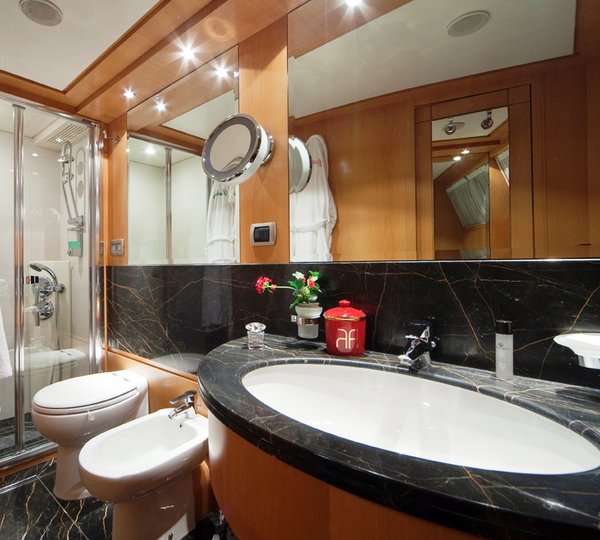 BACHATA -  Master bathroom