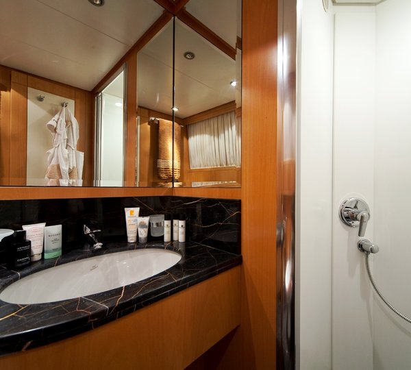 BACHATA -  VIP Bathroom