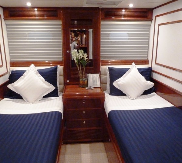 BEYOND CAPRICORN Twin Cabin