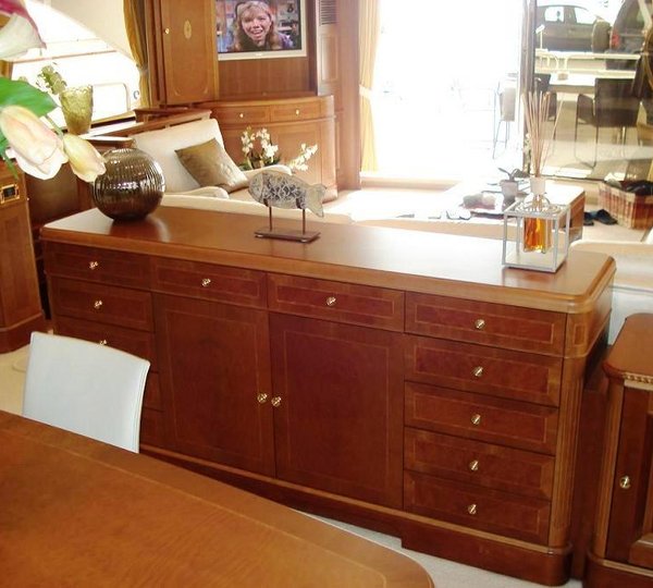 BEYOND THE CLOUDS -  Salon 2