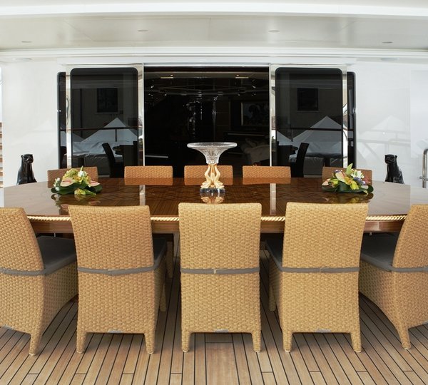 BISTANGO - Bridge Deck Dining