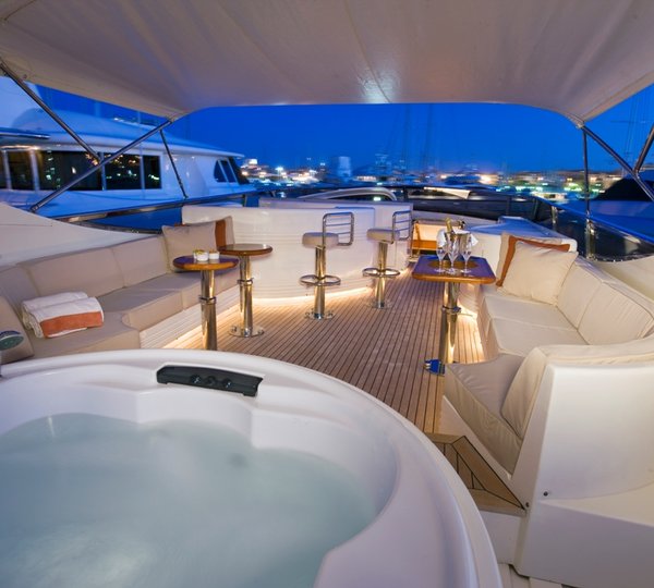 BLUEBIRD OF HAPPINESS -  Sundeck and Spa Pool