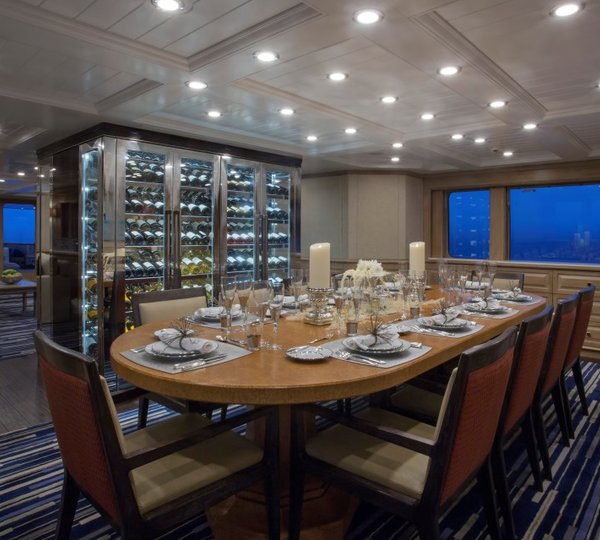 BROADWATER - Formal dining