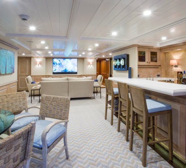 BROADWATER - Skylounge and wet bar