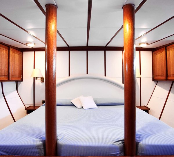 BUENA CHICA 1 - Guest Cabin