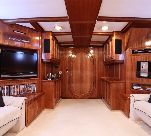 BUENA CHICA 1 - Salon 3