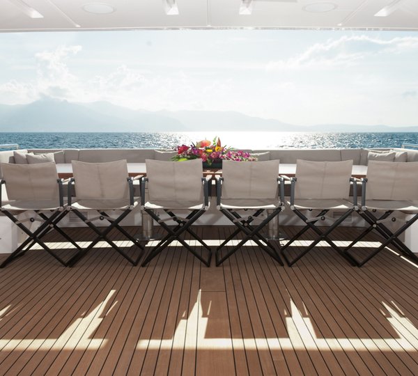 Benetti Motor Yacht Veloce 140 - Dining al fresco