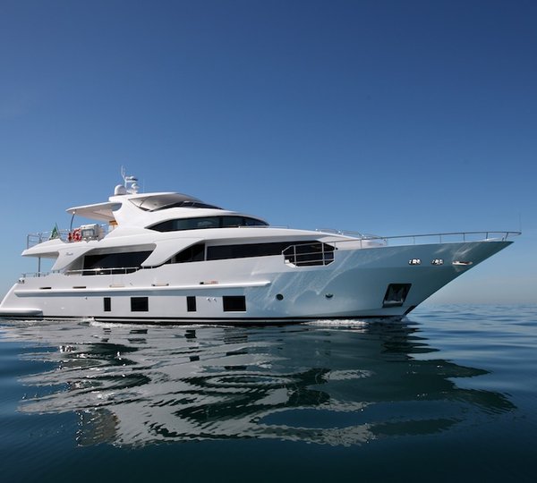 Benetti Super Yacht Delfino 93 Profile