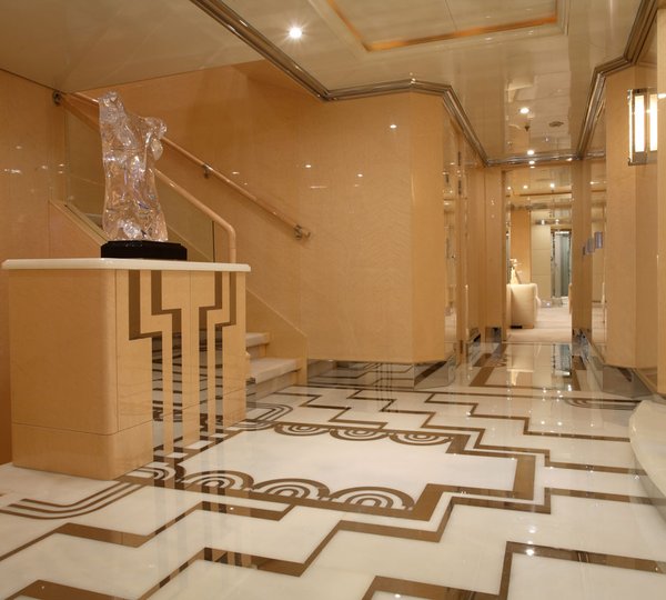 Benetti Superyacht SUNDAY -  Foyer