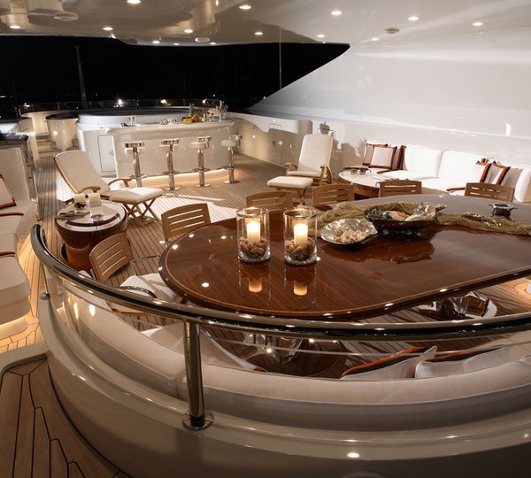 Benetti Superyacht SUNDAY -  Sundeck Dining