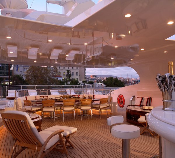 Benetti Superyacht SUNDAY -  Sundeck