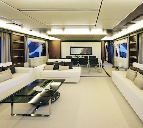 Benetti Yacht Delfino 93 Main Salon