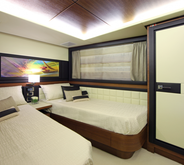 Benetti Yacht Delfino 93 Twin Cabin