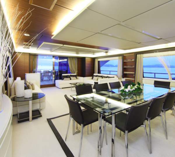 Benetti motoryacht Delfino 93 Main Saloon Dining Area