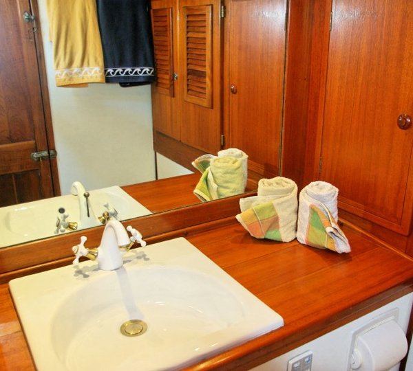 Bernic II -  Bathroom 2