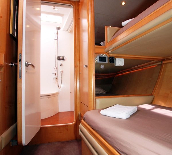 Bristolian - Forward Twin Cabin