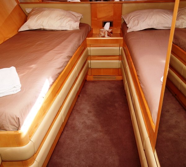 Bristolian - Twin Cabin