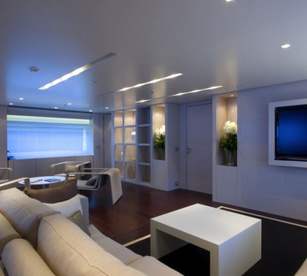 Burkut - saloon - credit to Baglietto