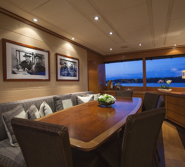 CAPPUCCINO - Formal dining