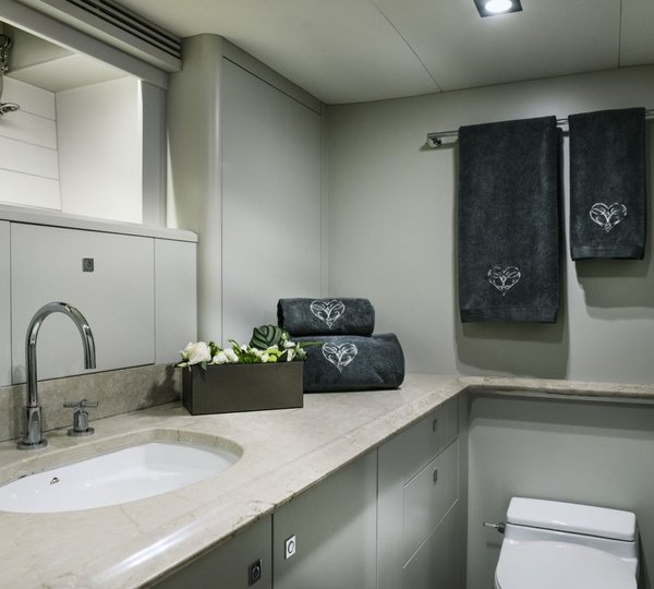 CAROLINE 1 - Master ensuite