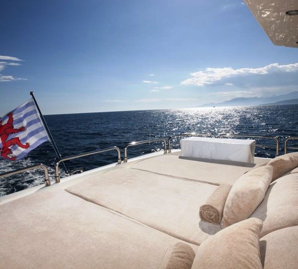 CELTIC DAWN -  Aft Sunpads