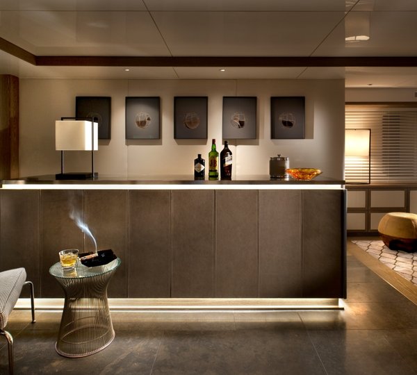 CMB Motor yacht ORIENT STAR - Skylounge bar