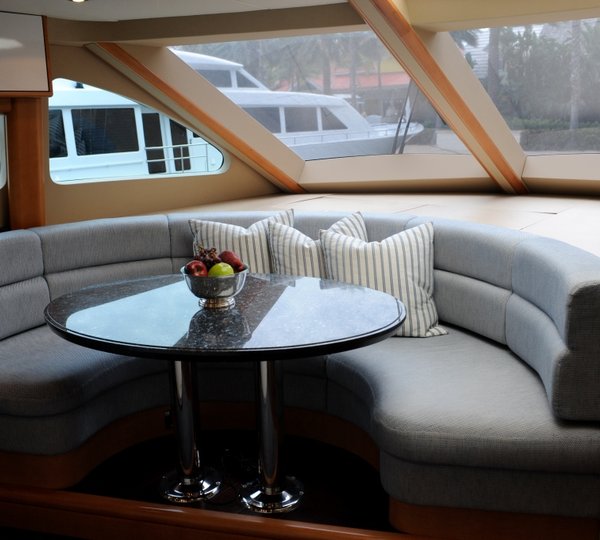 COLD GECKO. -  Country Kitchen Seating