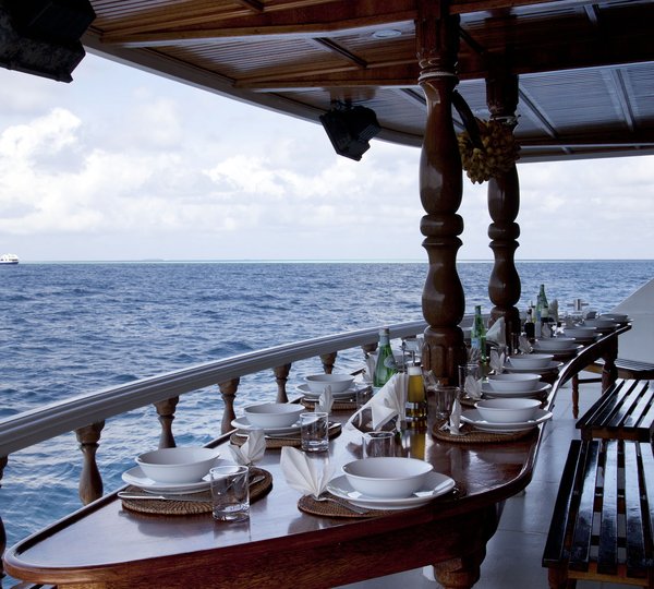 CONTE MAX - Alfresco dining