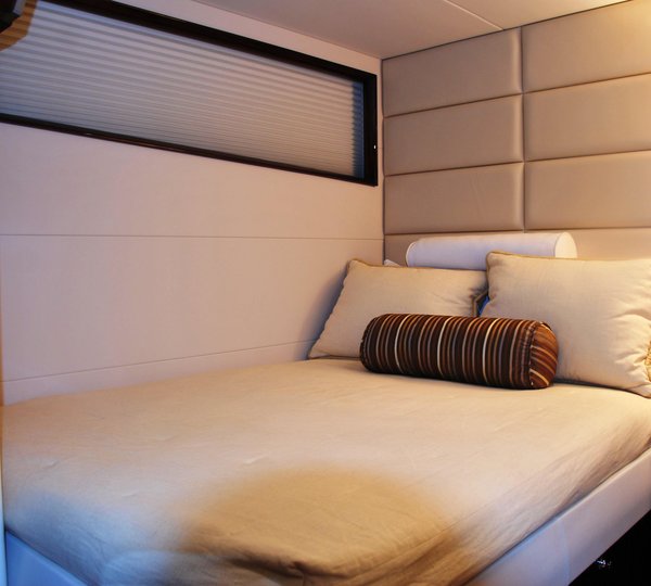 Carbon -  Double Cabin