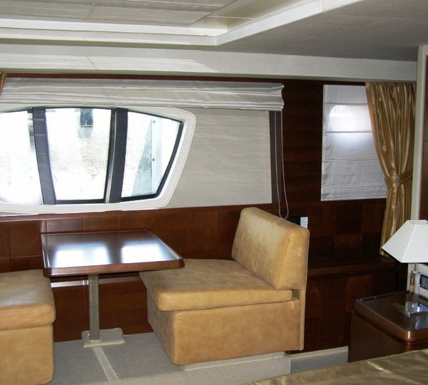 Carcola II  Master Lounge