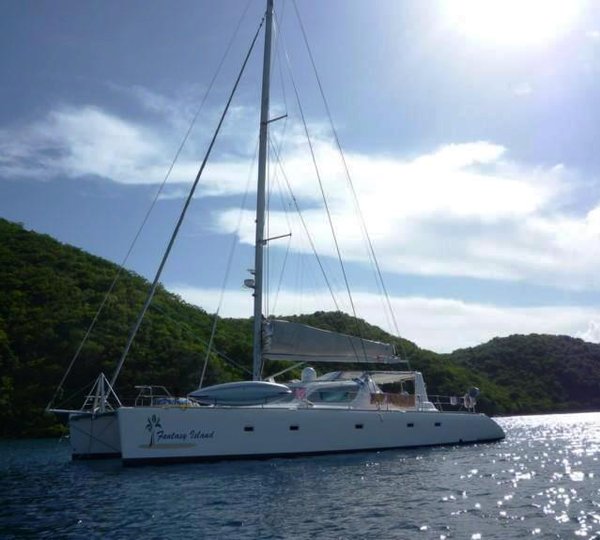 Cat FANTASY ISLAND -  At Anchor