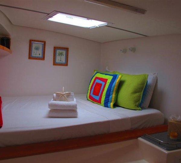 Cat FANTASY ISLAND -  Guest Cabin