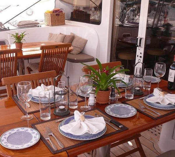 Cat FELICIA -  Aft Deck Dining