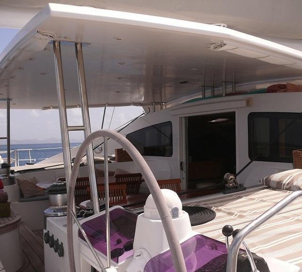 Cat FELICIA - Aft Deck