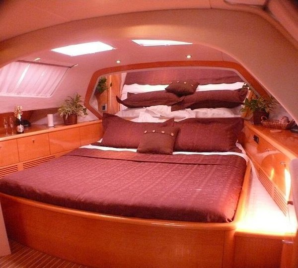 Cat FELICIA -  Master Cabin