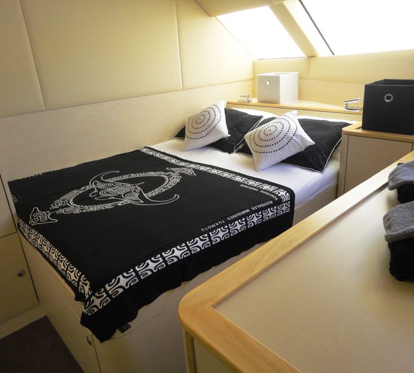 Cat JAMBO - Double Cabin 2