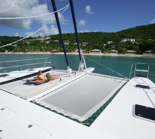 Cat ZAHORA -  Trampolines