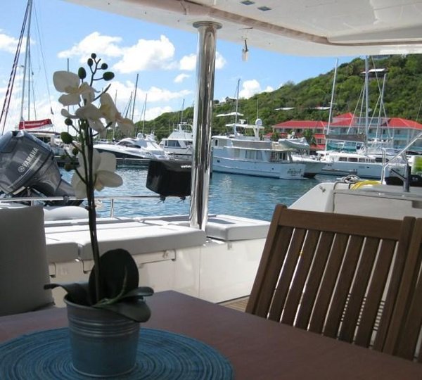 Catamaran BLUE MOON -  Aft Deck
