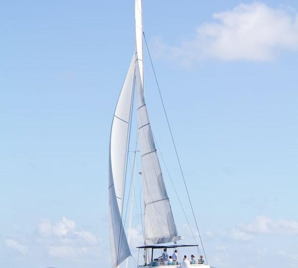 Catamaran BLUE MOON -  Cruising