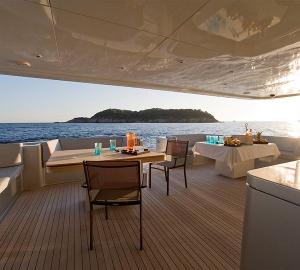Catamaran BRADLEY -  Aft Deck 2