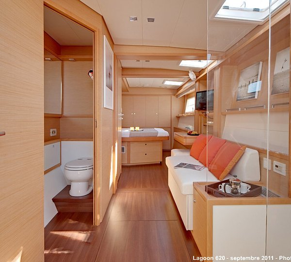 Catamaran DRAGON - Guest Cabin
