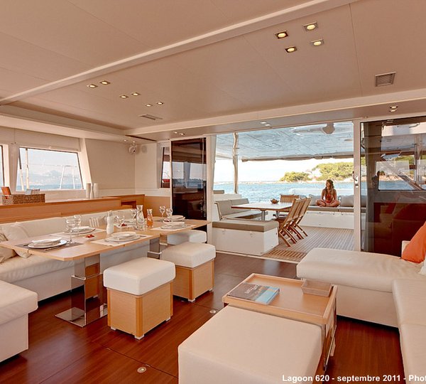 Catamaran DRAGON - Salon