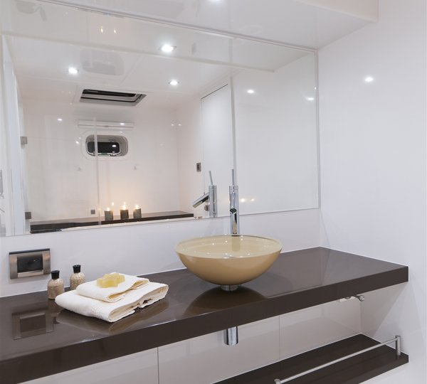 Catamaran DREAMLINER -  Guest Ensuite 2