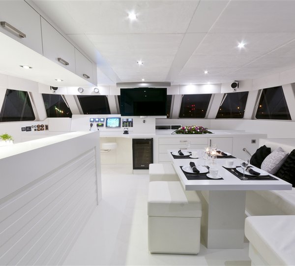 Catamaran DREAMLINER -  Salon and Dining